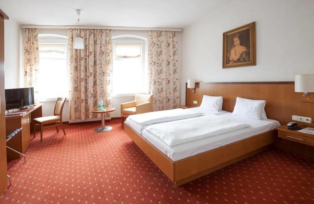 Hotel Keramikhotel Goldener Brunnen Gmunden