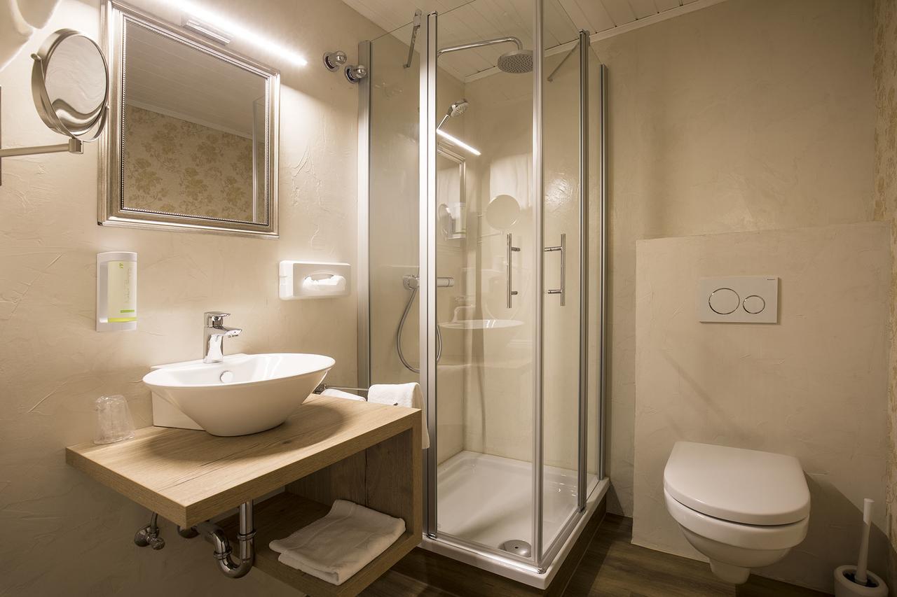 Keramikhotel Goldener Brunnen 3* Gmunden